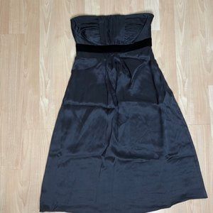 BANANA REPUBLIC Womens little black strapless dress, size 0
